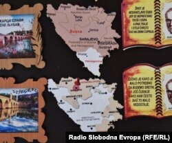 Karta BiH može se u Višegradu kupiti bez granica entiteta Republika Srpska i Federacija BiH, s naglašenim granicama entiteta ili sa zamišljenim granicama i "trećeg entiteta Herceg-Bosna"