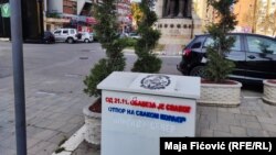 Grafiti koji su se u centru Severne Mitrovice pojavili 13. novembra.