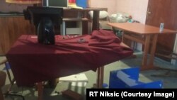 Uništen izborni materijal na lokalnim izborima u Šavniku nakon incidenta. Foto RT Nikšić 6. novembar 2022.