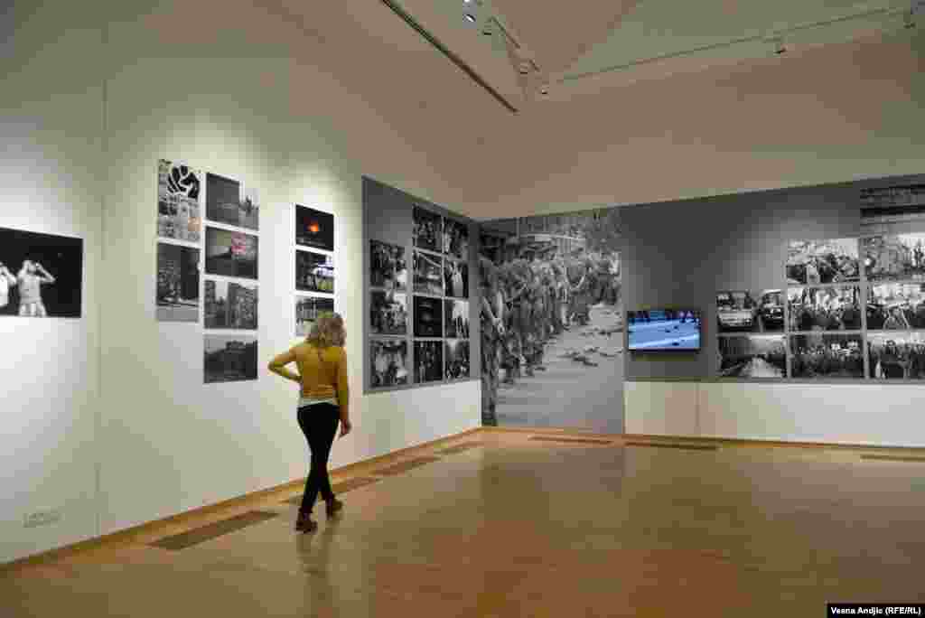 Posetioci na izložbi