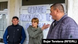 Učesnici protesta: Miodrag Vukelić, Biljana Marinković i Rade Đurić