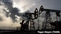 Ova odredba se odnosi na one zemlje regiona koje nemaju izlaz na more i koje preko Hrvatske uvoze sirovu naftu