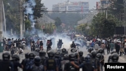 Протесты в Непале в знак несогласия с блокировкой мессенджеров