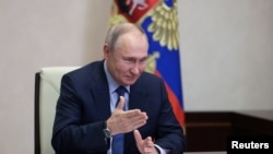 Predsednik Rusije Vladimir Putin je čestitao Dan državnosti predsedniku Srbije