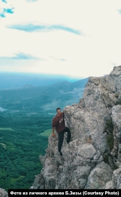 Богдан любит ходить в горы