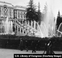 Fontane u Peterhofu, nedaleko od Sankt Peterburga