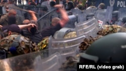 Nasilni protest Srba u Zvečanu 29. maj 2023.