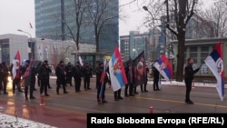 Pripadnici "Noćnih vukova" Republike Srpske nose zastave RS, Srbije i Rusije ulicama Banje Luke, 9. 1. 2024.