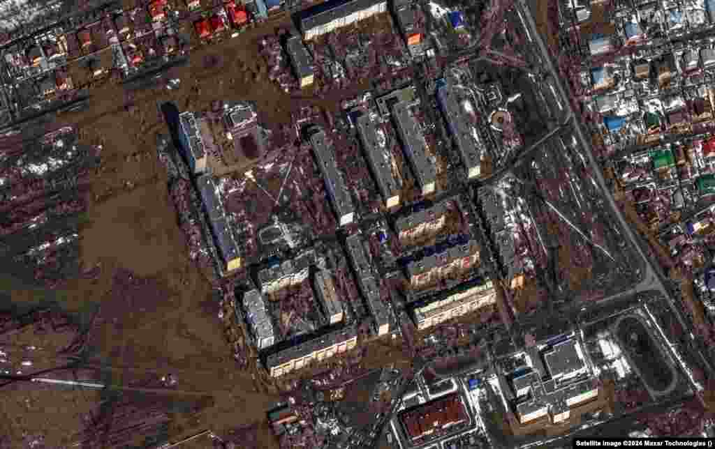 Stambena područja u Orenburgu okružena su vodom. 