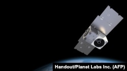 Profesor Bledin Boven s Univerziteta u Lesteru kaže da bi upotreba antisatelitskog nuklearnog oružja nanela štetu i zemlji koja bi to uradila. (Ilustrativna fotografija: satelit u orbiti)