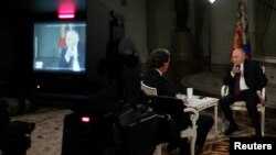 ტაკერ კარლსონის ინტერვიუ რუსეთის პრეზიდენტთან 2 საათსა და 7 წუთს გაგრძელდა.