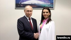Guvernatoarea Găgăuziei, Evghenia Guțul, susține că l-a informat pe președintele rus, Vladimir Putin, despre „acțiunile ilegale” ale Chișinăului, referindu-se și la pretinse încălcări ale drepturilor rușilor din R. Moldova.