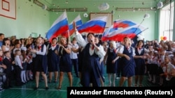 Начало учебного года в одной из школ на территории оккупированной Россией части Донецкой области Украины 2 сентября 2024 года