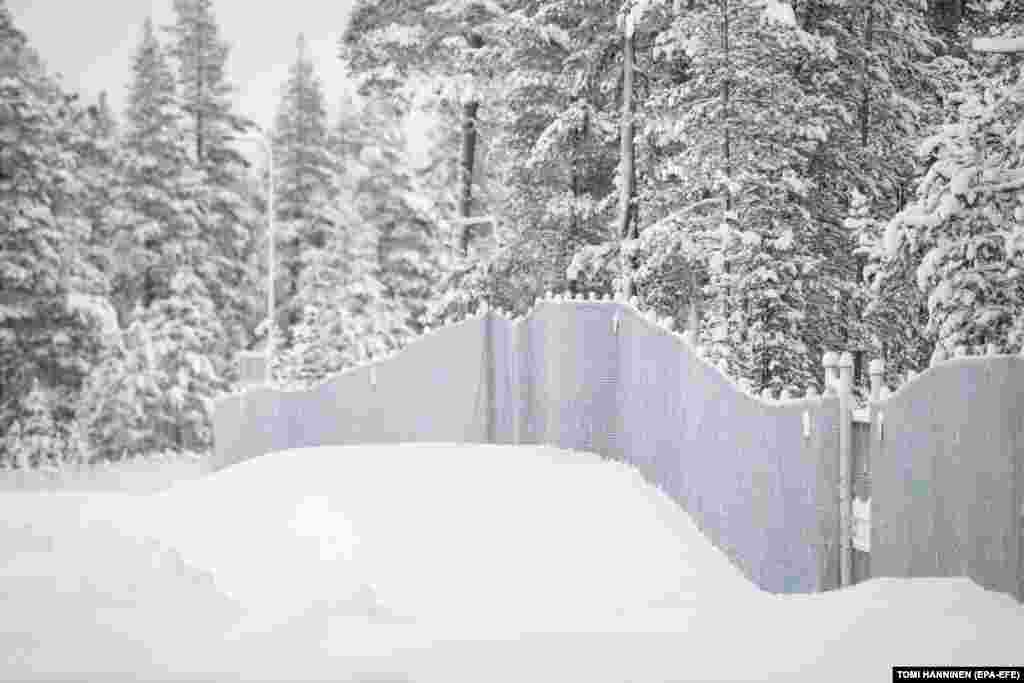 Ograda kod graničnog prelaza Raja-Josepi.