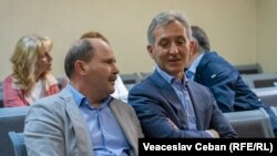 Iurie Leancă și Valeriu Lazăr, la prima ședință de judecată în dosarul concesionării aeroportului, mai 2023.