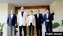Premijer Severne Makedonije Dimitar Kovačevski, premijer Albanije Edi Rama, premijerka Srsije Ana Brnabić, komesar EU za proširenje Olivér Várheji, premijer Crne Gore Dritan Abazović na sastanku u Tirani, 17. jul 2023.
