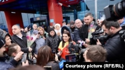 ევგენია გუცული კიშინიოვის აეროპორტში - ვლადიმირ პუტინთან სოჭში შეხვედრის შემდეგ დაბრუნდა, 2024 წლის 8 მარტი.