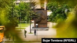 Memorijal Heroine u središtu Prištine posvećen ženama žrtvama seksualnog nasilja tokom rata na Kosovu.(Fotografija iz maja 2024.)