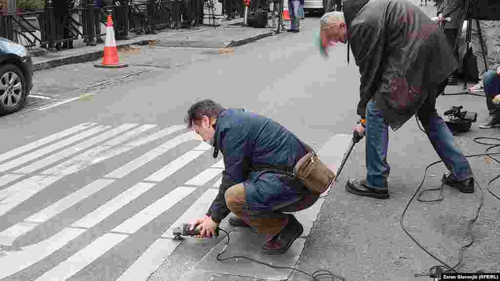 Deo roditelja traži da škola postane memorijalni centar. 