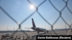 Jedan od prizemljenih aviona Aeroflota, Ženeva, mart 2022.