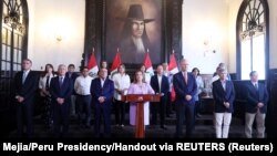 Predsjednica Perua, Dina Boluarte obraća se naciji nakon pretresa njene rezidencije, Lima 30. mart 2024. 