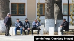 ხალხი ცხინვალის ქუჩაში. 2023 წლის 31 მარტი