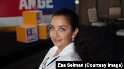 Ena Selman, studira u Bihaću.