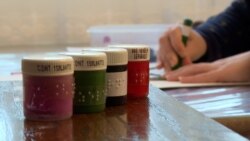 Slabovida tinejdžerka: 'Najviše me nervira kad kažu da nešto ne mogu'