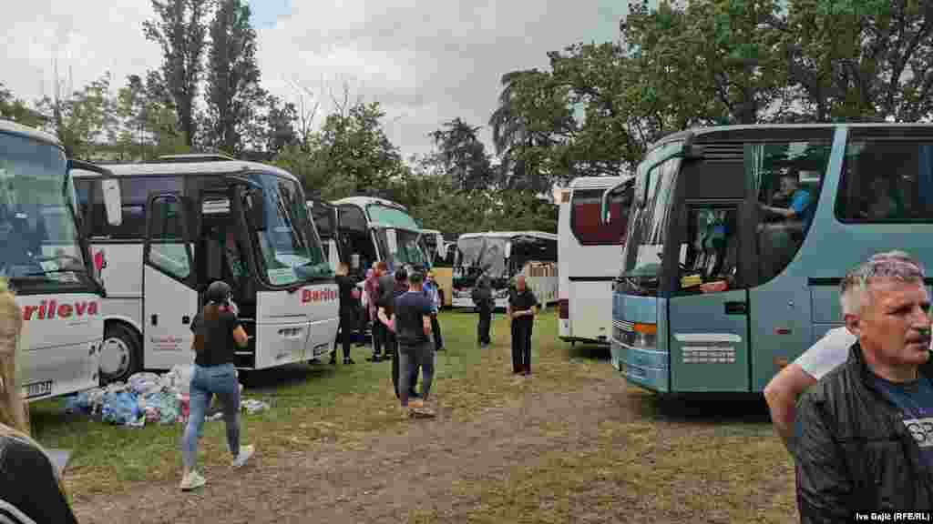 Predsednik Srbije je skup najavio kao "najveći koji je ikada bio u Srbiji". On je 16. maja pozvao je da na miting ne dođe "niko ukoliko ga neko primorava i tera".