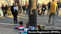 ალექსეი ნავალნის სიკვდილთან დაკავშირებული აქცია ბელგრადში, სერბეთი. 16 თებერვალი, 2024 წელი.