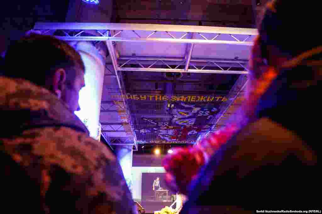 Василь Кухарський – український актор театру й кіно. У 2005 році закінчив Київський національний університет театру, кіно і телебачення імені Івана Карпенка-Карого