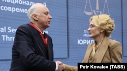 Одна из авторов законопроекта депутат Госдумы Ирина Яровая и глава Следственного комитета России Александр Бастрыкин