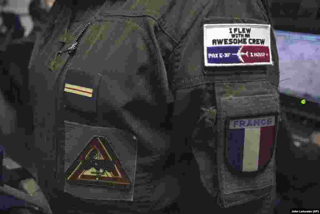 Četiri francuska AWACS-a spadaju među razne letjelice za nadzor, uključujući bespilotne letjelice, koje prikupljaju obavještajne podatke za Alijansu u kojoj je 31 država. &nbsp;