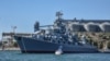 Флагман Черноморского флота РФ гвардейский ракетный крейсер «Москва» у причала в Севастопольской бухте, архивное фото