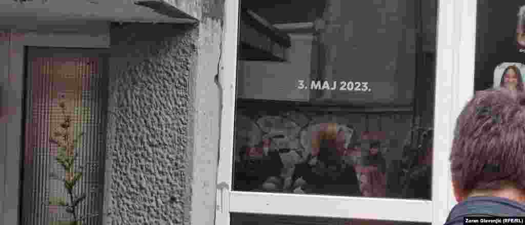 Ostavljen je i datum 3. maj kada se dogodilo masovno ubistvo u školi "Vladislav Ribnikar".  