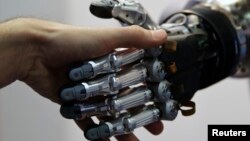 Mnogi smatraju kako je vještačka inteligencija centralni pokretač četvrte industrijske revolucije.