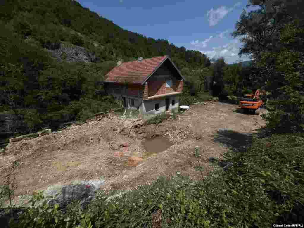 Radovi na iskopavanju uz Vrelo Une su već počeli, 25. juli 2024. 