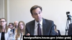 ჯოშუა ჰაკმა ისაუბრა საქართველოს პარლამენტის მიერ დამტკიცებულ ე.წ. აგენტების კანონზე და თქვა, რომ "ქართულმა ოცნებამ" მიიღო "არადემოკრატიული კანონპროექტები".