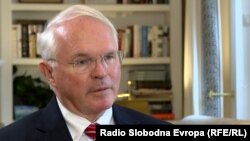 Kristofer Hil, američki ambasador u Srbiji