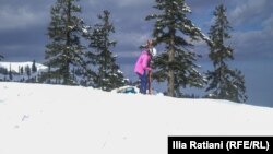 ბახმაროში მოთხილამურეებს თოვლისგან გაუკვალავი ფერდობები ხიბლავთ.