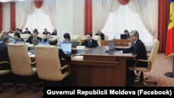 Membrii Guvernului Leancă la una din ședințele din 2014. 