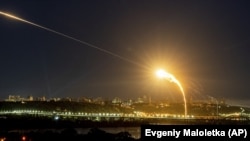 Українські сили ППО перехоплюють іранський дрон Shahed під час російської атаки на Київ, 30 травня 2023 року (фото ілюстративне)