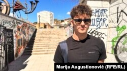 "Dobrodošao je ovdje, ali ne treba ništa dirati nego da ostane gdje jeste", kaže Filip.