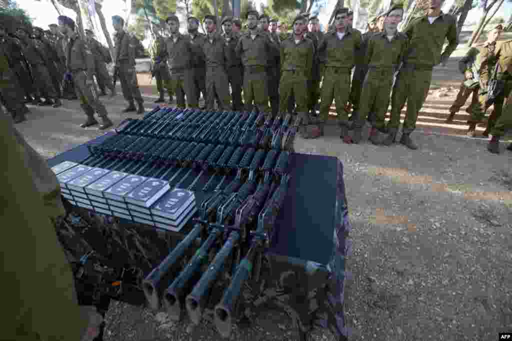 Budući vojnici bataljona Netzah Yehuda polažu zakletvu na ceremoniji u Jerusalemu, 26. maja 2013.