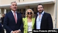 Milo Djukanović sa suprugom i sinom tokom izbora, 19.mart 2023.godine