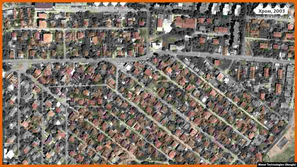 Населбата Хром е дел од Општина Карпош, каде во последниве години беа израдени многу згради, а граѓаните реагираа дека во Деталните урбанистички планови се предвидуваат уште повеќе. Во 2023 година во Општина Карпош имало скоро 10.000 станови повеќе споредено со 2003 година, според официјалните статистички податоци.&nbsp;