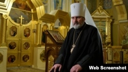 Митрополит Сімферопольський та Кримський Православної церкви України Климент прибув до Києва на запрошення Кримської платформи, повідомив журналіст Анатолій Цаплієнко