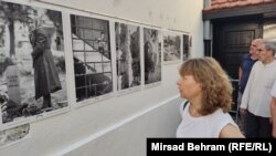 Danas im zahvaljuje, između ostalog, izložbom ratnih fotografija pod nazivom "Enclave" (Enklava), u dvorištu spomen-kuće Džemala Bijedića u Mostaru.