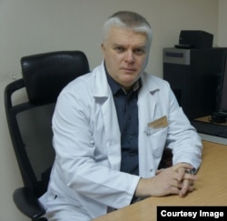 Виктор Корниенко в своем кабинете