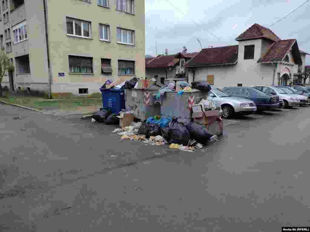 Tog dana ulice Užica su bile prepune smeća